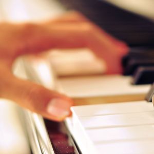 手机看日本亚洲黄色电影
